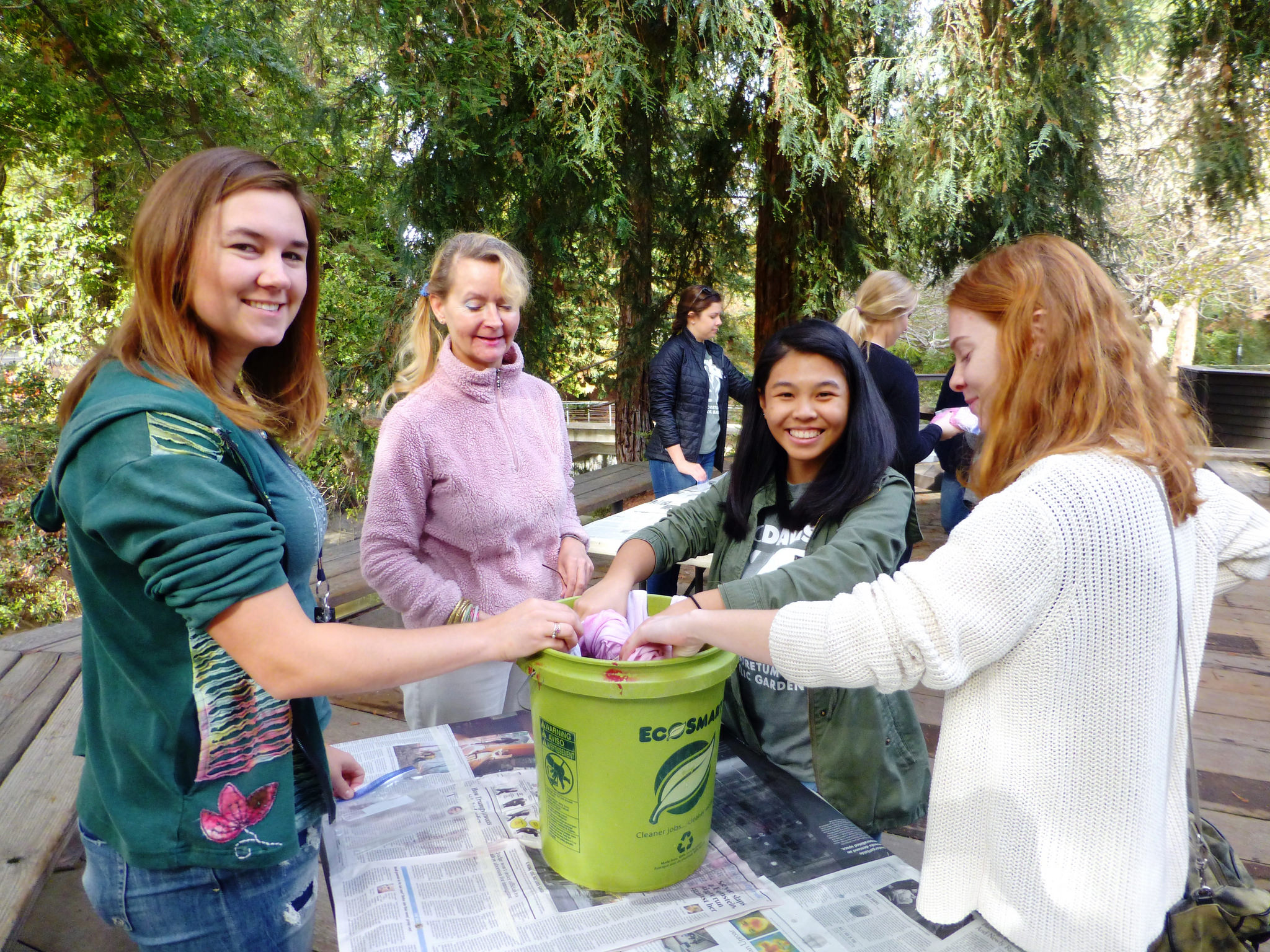 Image of previous Natural Tie-Dye event.