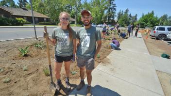 Image of students installing a sustainable landscape along La Rue Road.