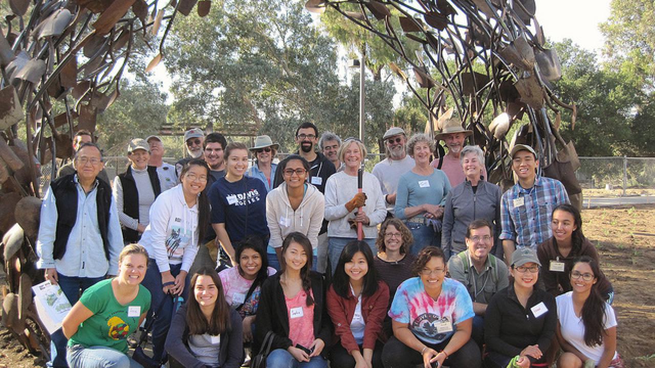 group photo of volunteers