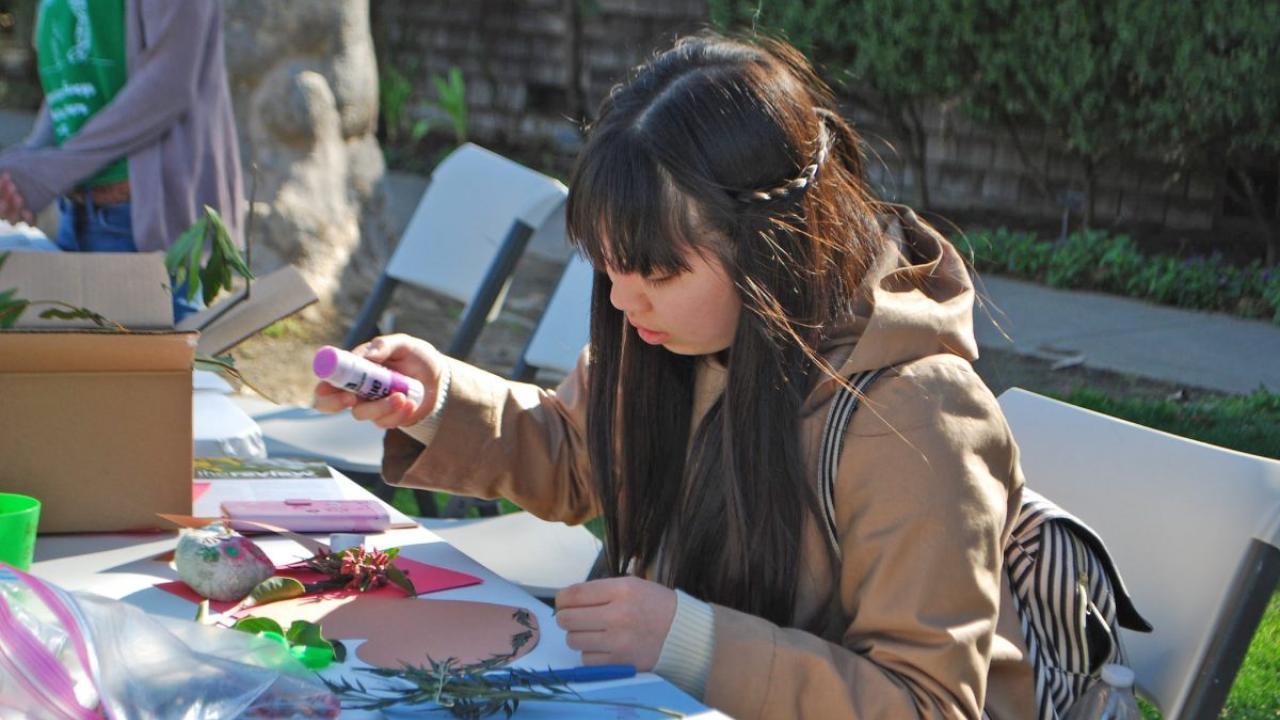 Participants in the UC Davis Arboretum Ambassador’s free, all-ages event “Get Down with Upcycling” are invited to create DIY Valentine’s Day cards and gifts. This Sunday, green is the new red valentine