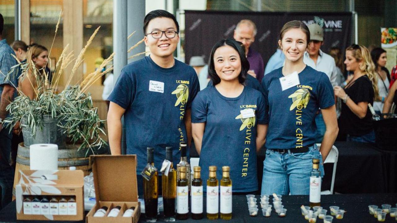 Image of UC Davis Olive Oil table at Taste 2018. 