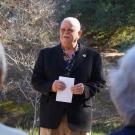 Image of Warren G. Roberts speaking at a UC Davis Arboretum and Public Garden donor event.